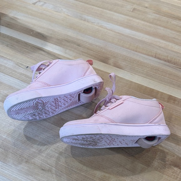 Heelys Pink Kids Sneakers with Wheels - Picture 1 of 4